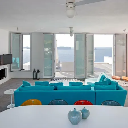 The Edge 5* Seafront Villas Ag.irini Willa