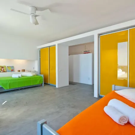 The Edge 5* Seafront Villas Ag.irini *