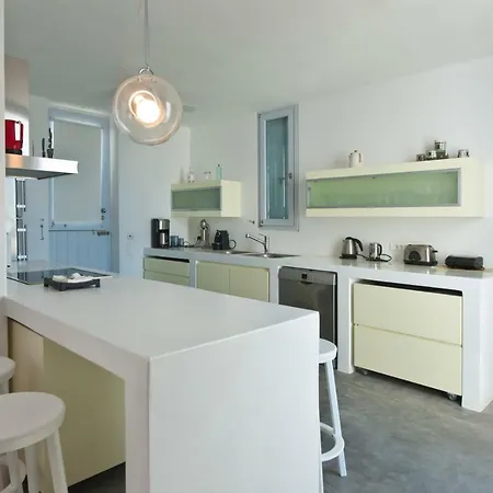 The Edge 5* Seafront Villas Ag.irini Willa